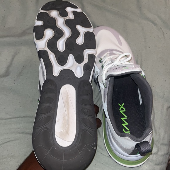 Size 11 Air maxes only worn once ! - Picture 4 of 5
